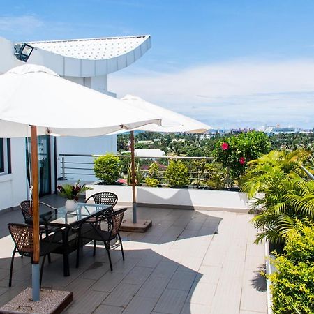 The Streamliner Hotel Apartment Toamasina Kültér fotó